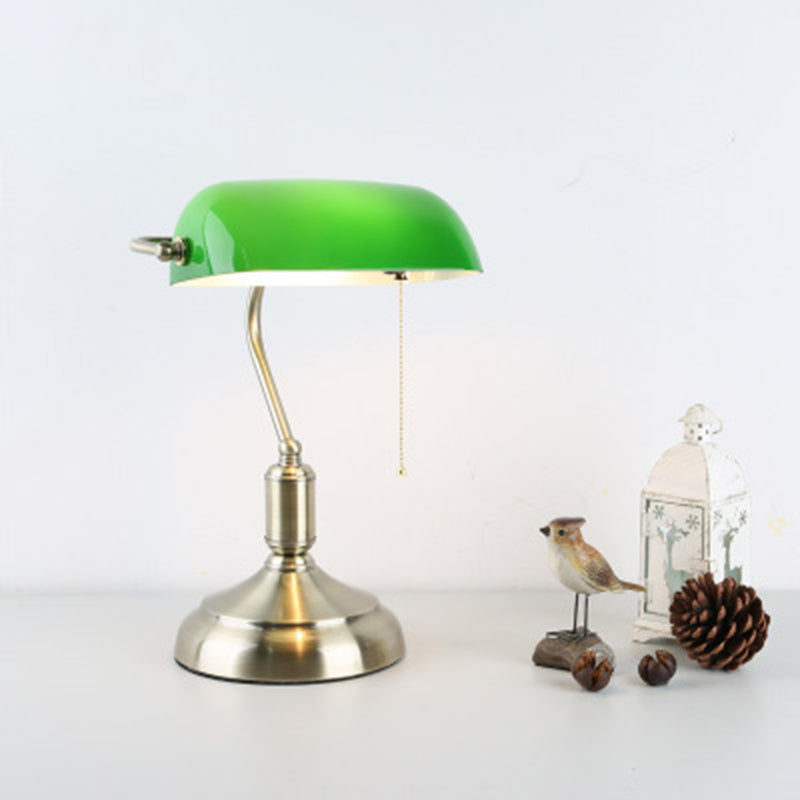 GlowHeritage Vintage Tischlampe | Klassisches Design mit Zugschalter | Metall & Glas | Perfekt für Schlafzimmer & Arbeitszimmer