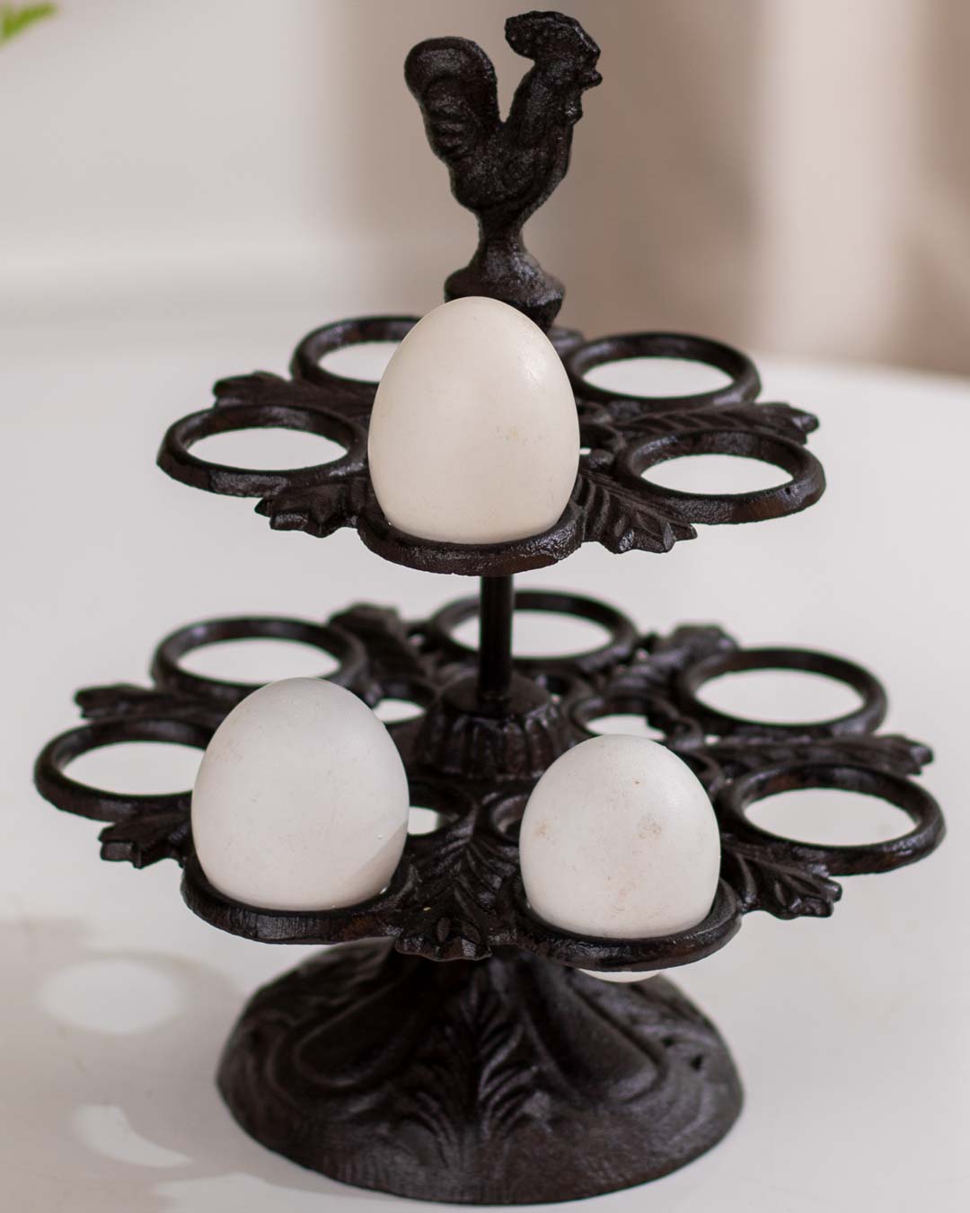 RusticRoost Gusseisen Eierdisplay im Hahn-Design | Dekorative Küchenaufbewahrung | Robust & Stilvoll