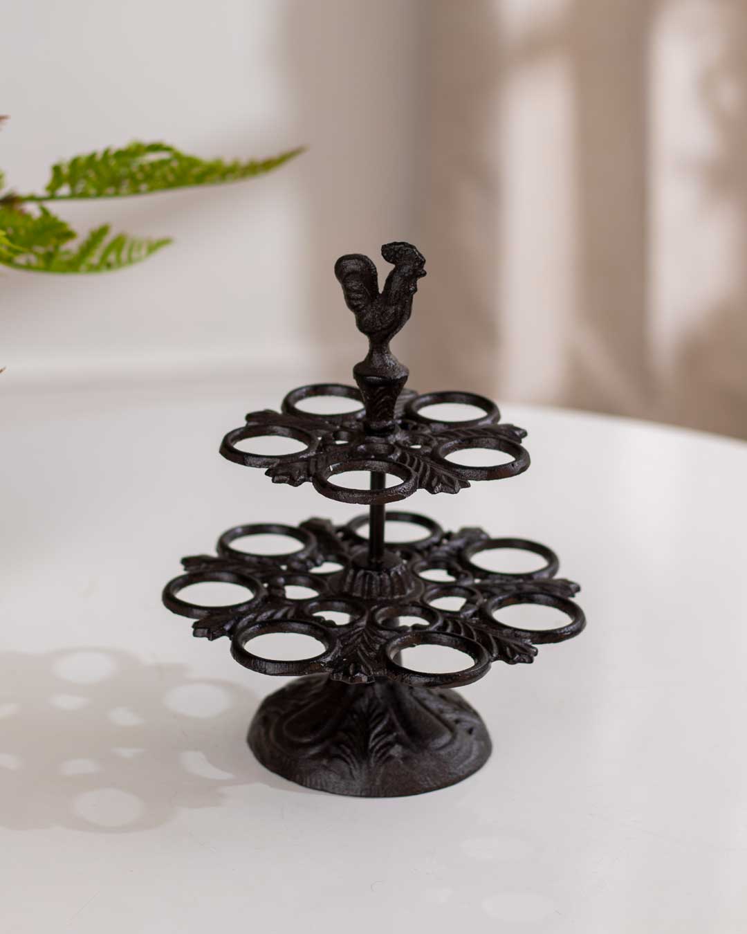 RusticRoost Gusseisen Eierdisplay im Hahn-Design | Dekorative Küchenaufbewahrung | Robust & Stilvoll