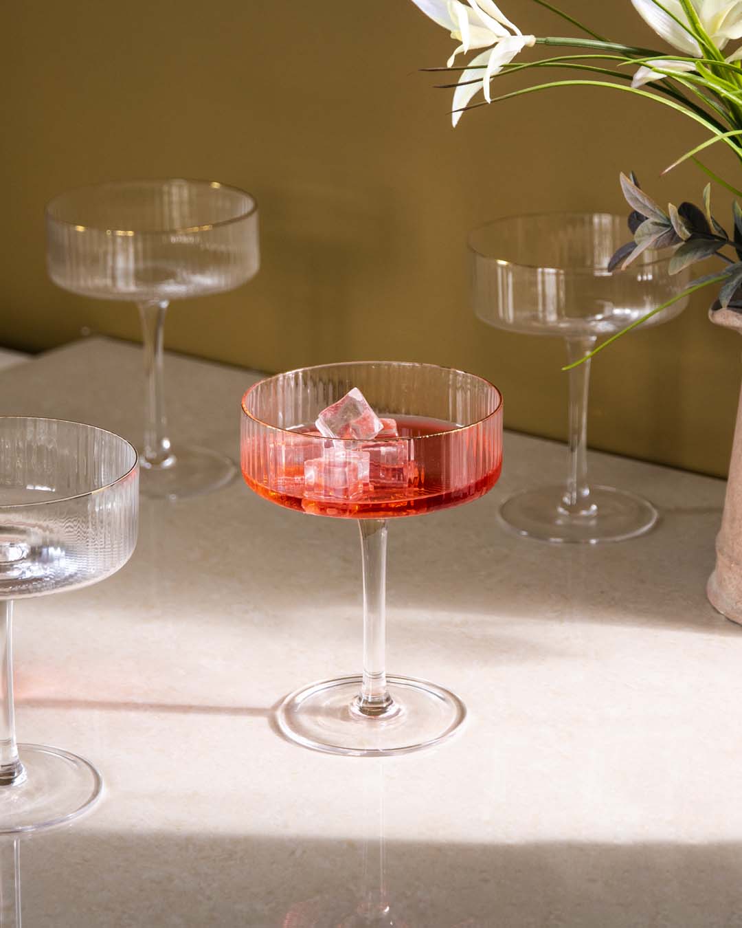EleganzaSip Gerippte Coupe Cocktailgläser | Set aus 6 | Elegantes Glasdesign für besondere Anlässe