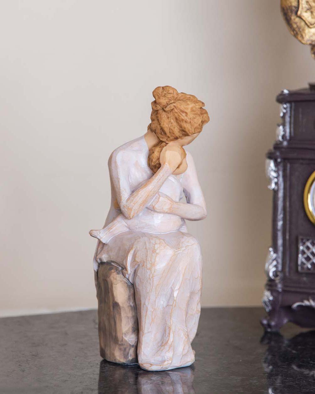 Lovivra Figurine | Symbol der bedingungslosen Liebe | Hochwertige Skulptur | Dekoration für Zuhause