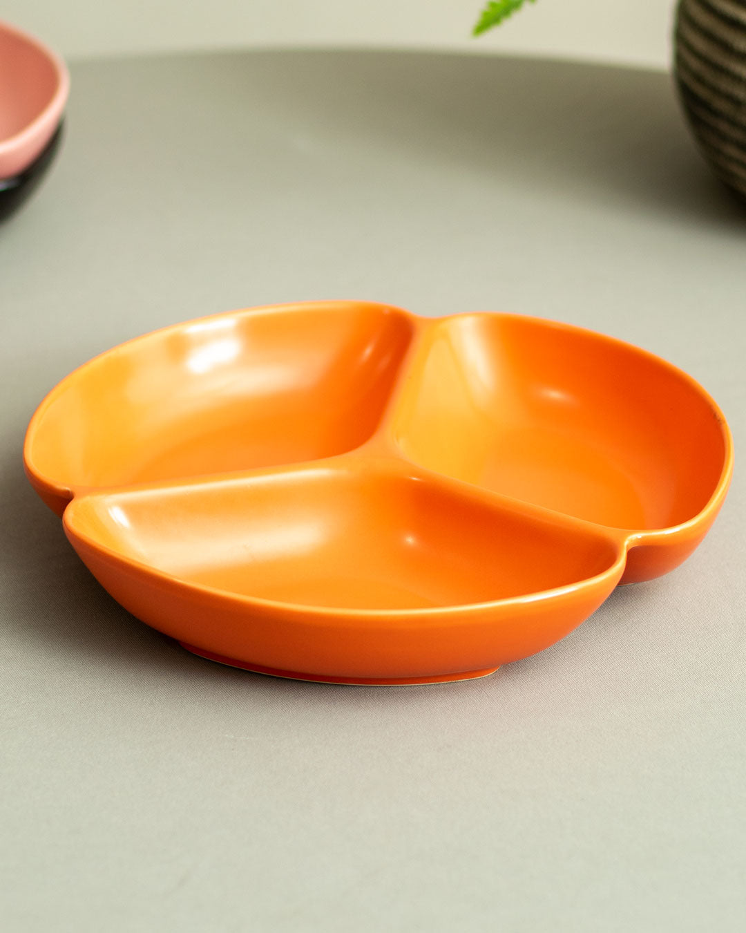 CrimsaDish Monochromer Chip & Dip Teller | Elegantes Design | Perfekt für Snacks & Partys