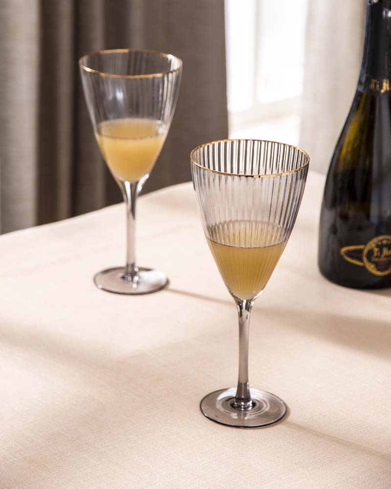 RiberaSmoke Gerippte Weingläser im Rauchglas-Look | Set aus 6 | Elegante Gläser für besondere Anlässe