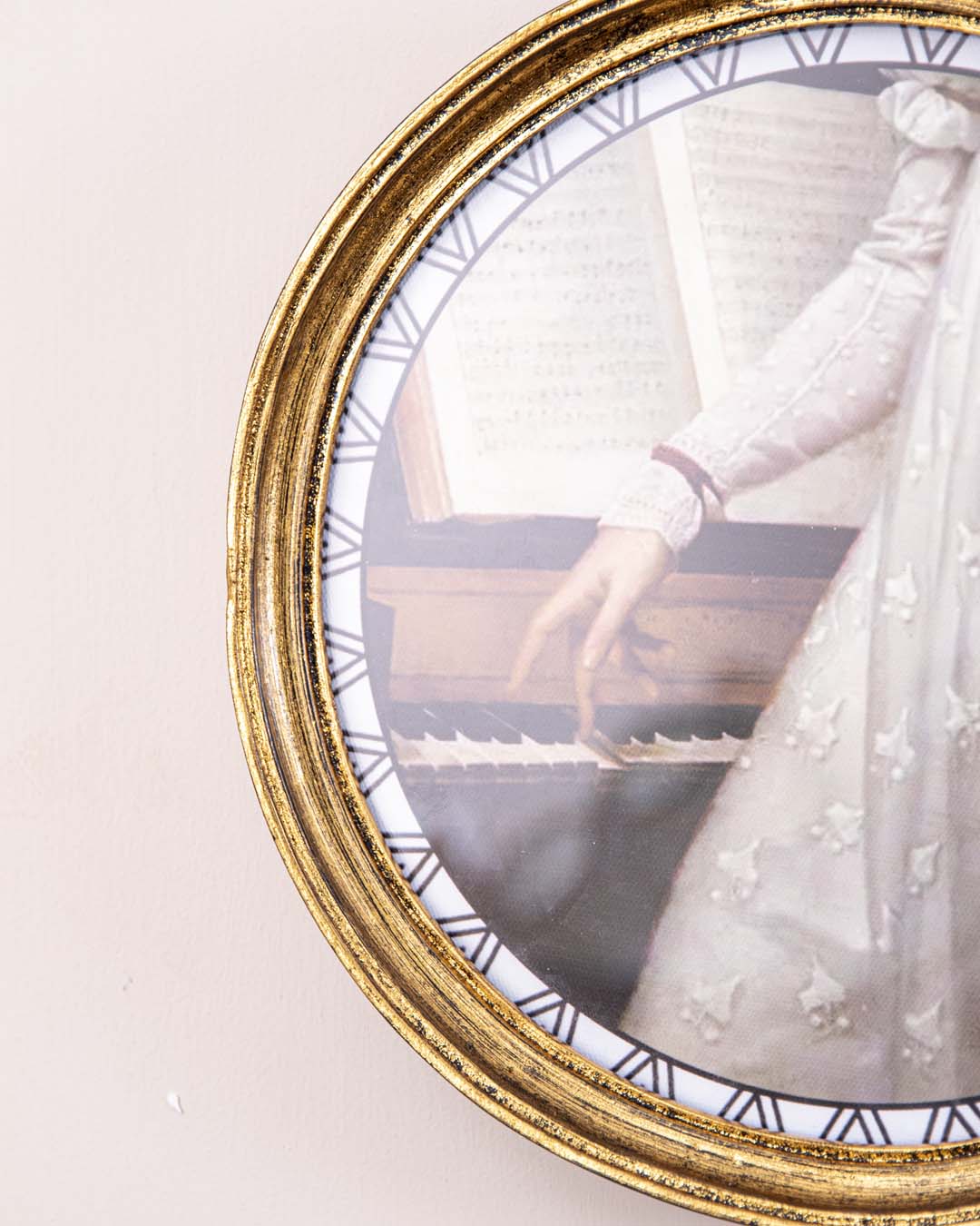 HarmonyFrame Runder Hängender Fotorahmen | Elegantes Design | Wanddeko für Fotos & Erinnerungen