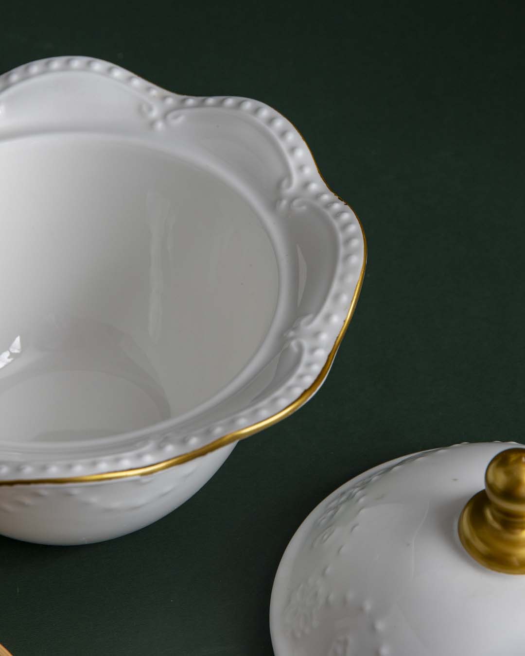 Velvory Dessertschale mit Deckel | Wellenrand Design | Hochwertige Keramik | Perfekt für Desserts, Snacks und Aufbewahrung