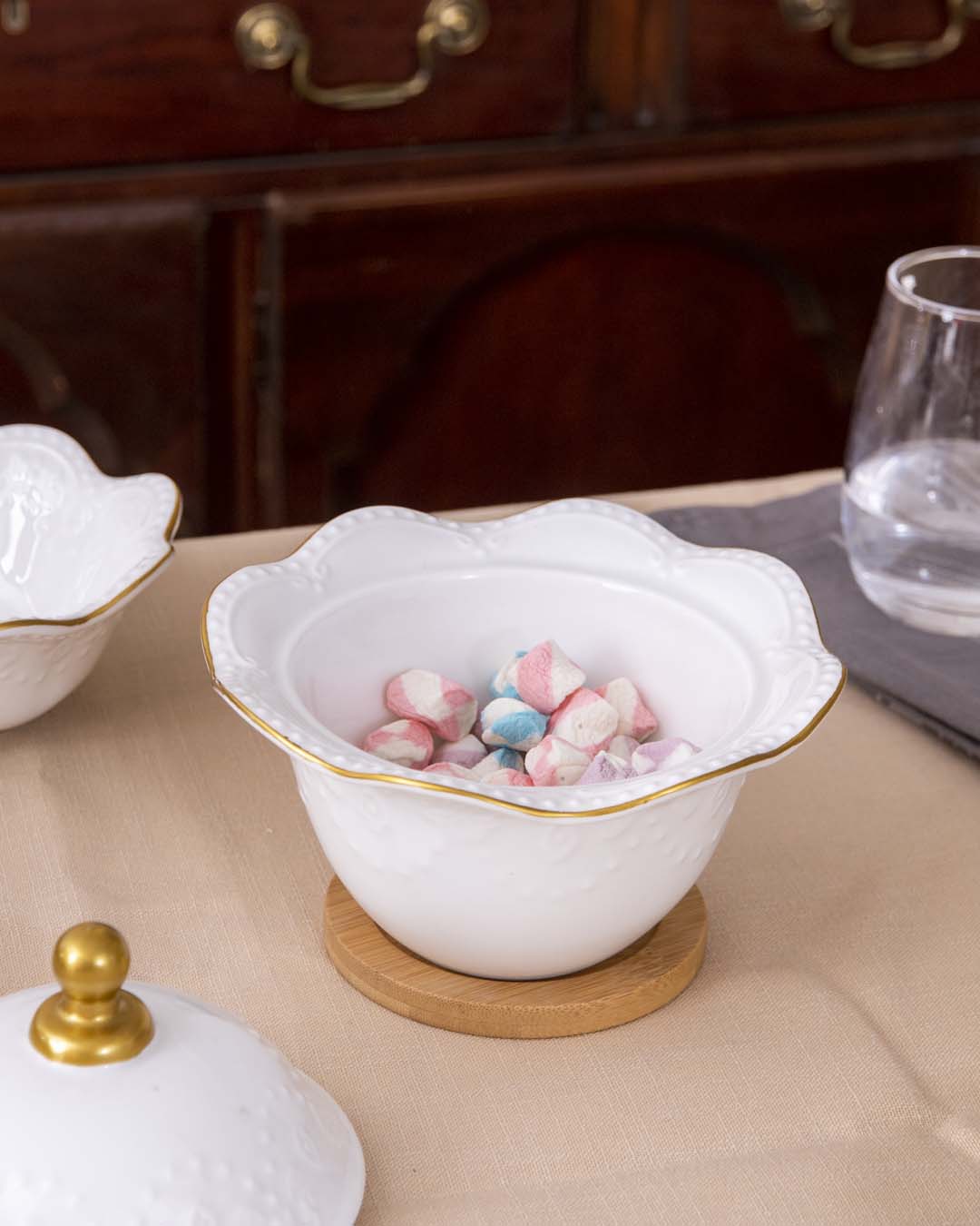 Velvory Dessertschale mit Deckel | Wellenrand Design | Hochwertige Keramik | Perfekt für Desserts, Snacks und Aufbewahrung