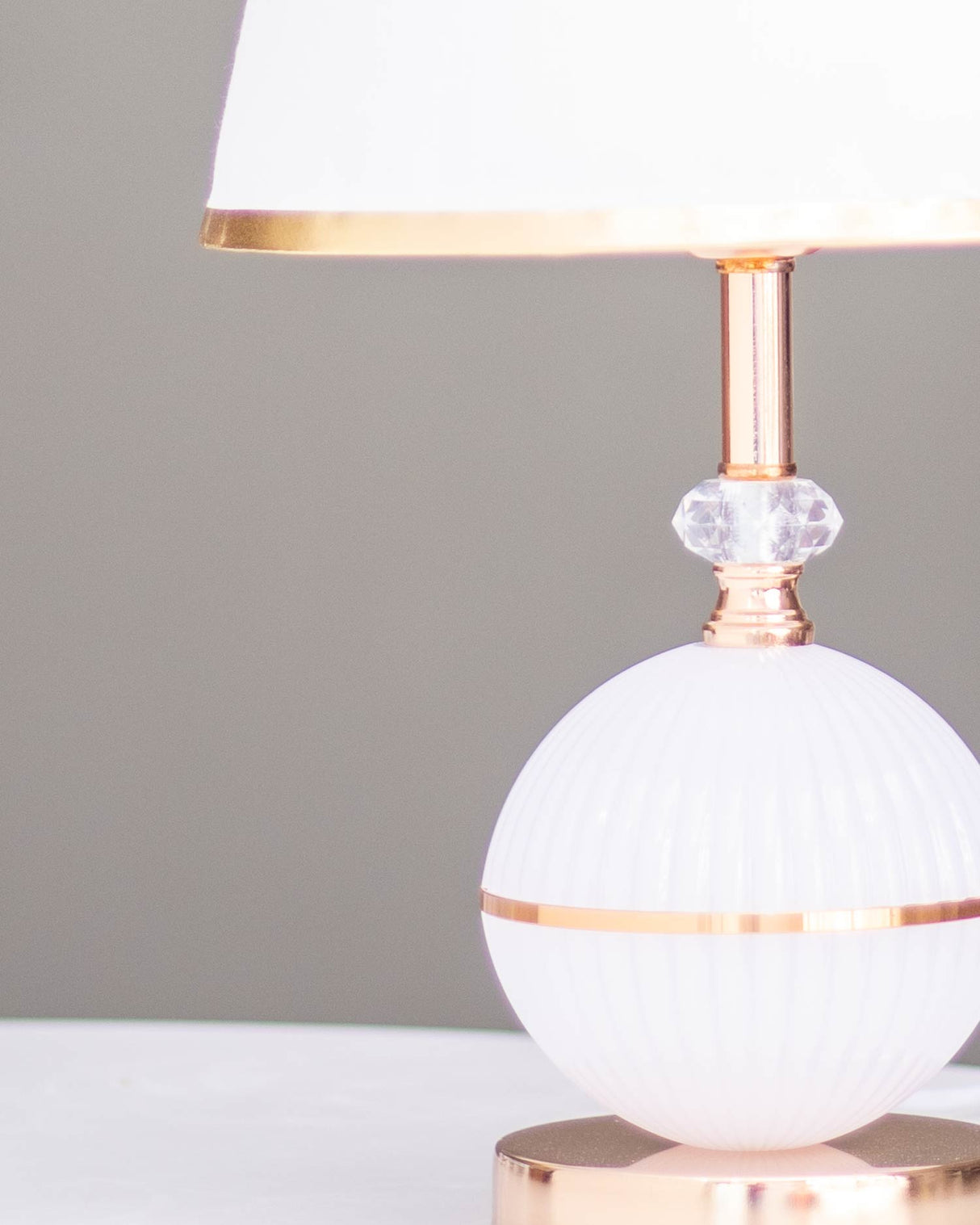 GlowLuna Kristall-Tischlampe | Elegantes Design | Warmes Licht | Perfekt für Zuhause & Büro