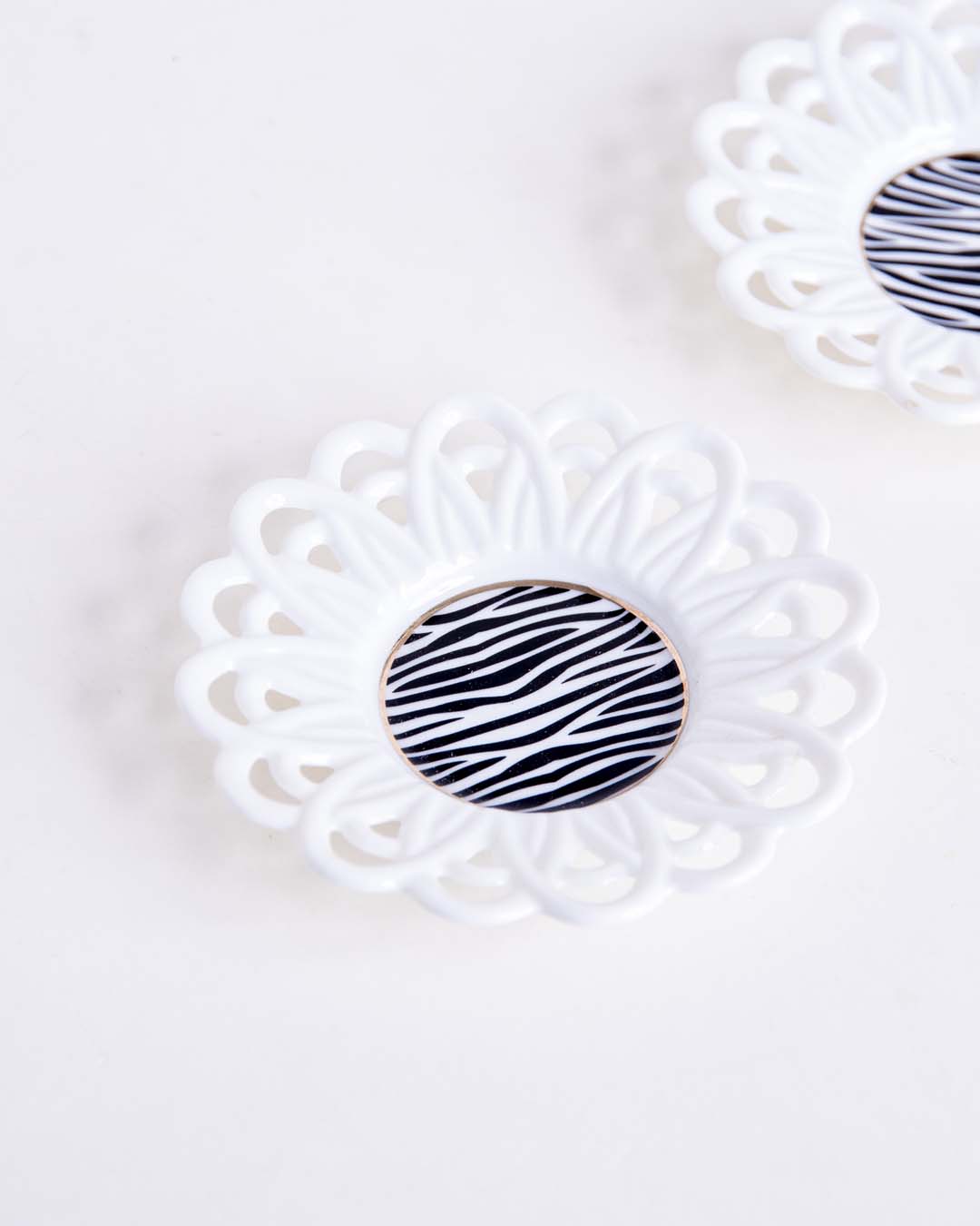 Orvynor Spitzenrand-Organizer | Set aus 2 | Vielseitige Aufbewahrung | Wellenrand-Design | Ideal für Küche & Bad