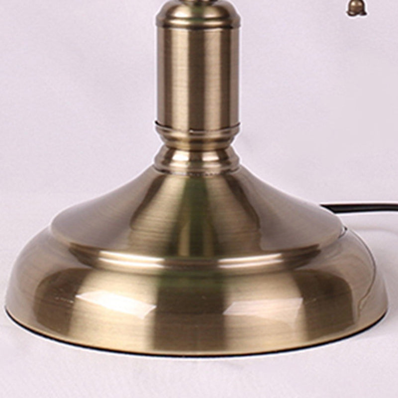GlowHeritage Vintage Tischlampe | Klassisches Design mit Zugschalter | Metall & Glas | Perfekt für Schlafzimmer & Arbeitszimmer