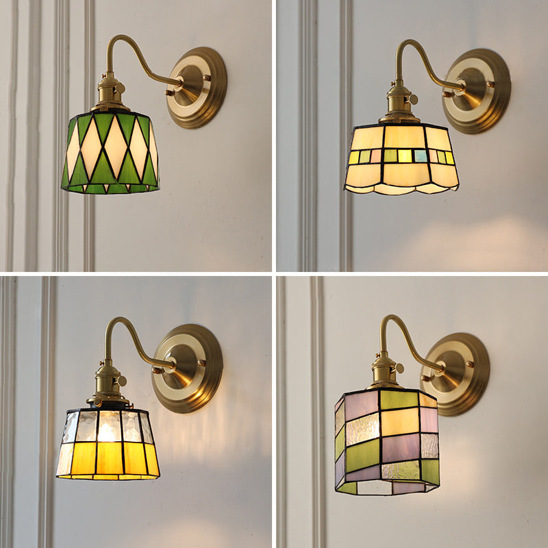 AuroraGlint Tiffany Kupfer Wandleuchte | Klassisches Design | Hochwertiges Glas | Ideal für Wohnzimmer