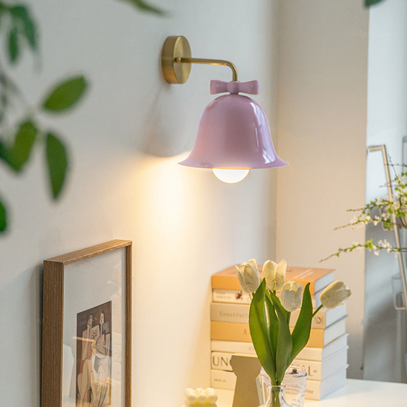 BelleFlare Französisches Design Wandlampe | Minimalistische Glockenform | Einzigartiges Dekor | Iron Wall Sconce