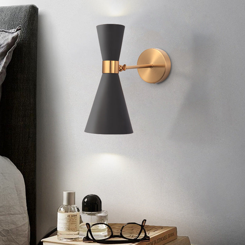 Nordelle Doppel-Horn Wandlampe | Skandinavisches Design | LED Beleuchtung für Schlafzimmer & Wohnzimmer