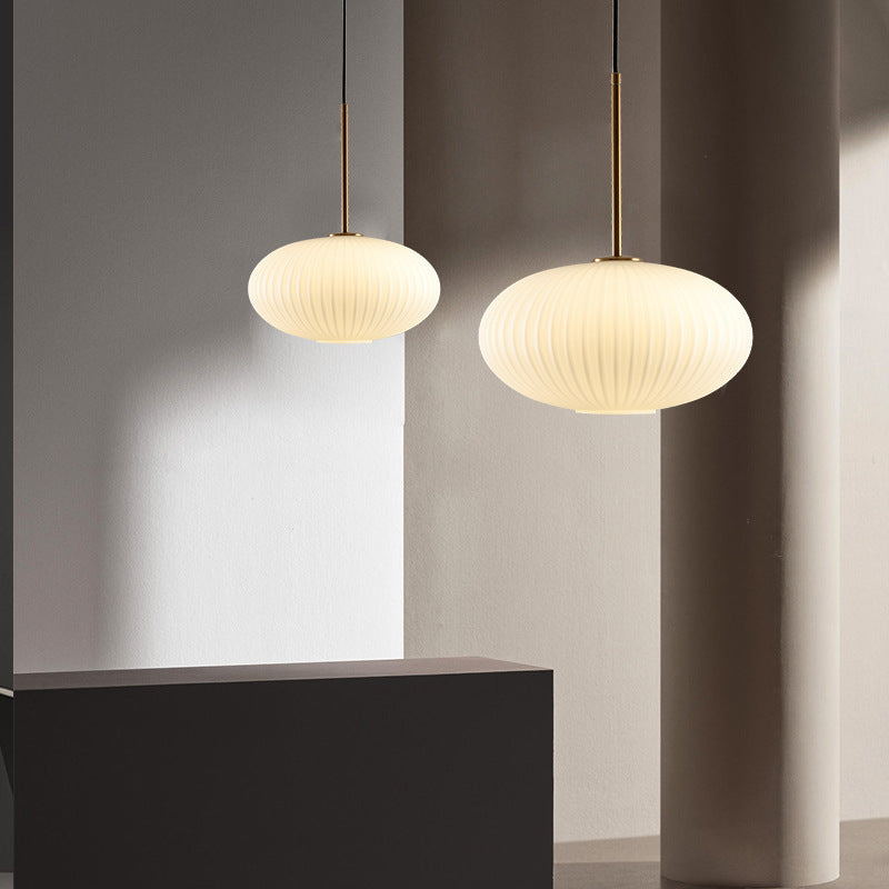 Lantoria Minimalistische Pendelleuchte | Ovaler Glasschirm | Cremefarbenes Nordic Design | 1-flammige Hängeleuchte