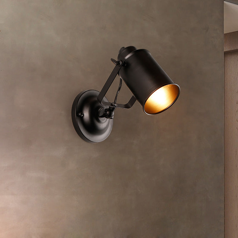 Ironica Wandleuchte | Industrielles Zylinder-Design | Robuste Eisenkonstruktion | Spotlight für Entertainment-Räume