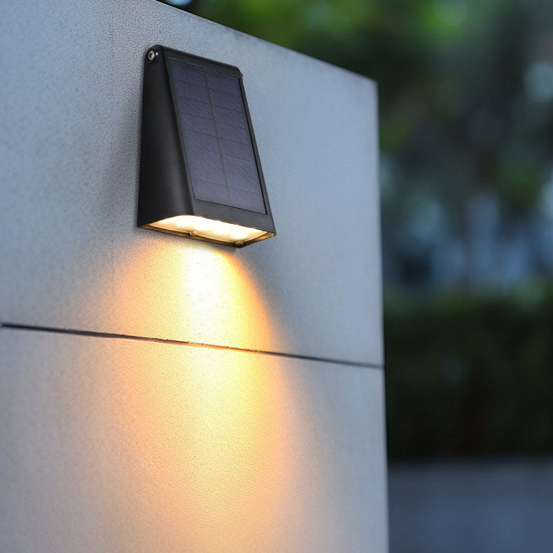 EcoGlint Rechteckige LED Wandlampe | Solarbetrieben | Minimalistisches Design für Garten und Terrasse