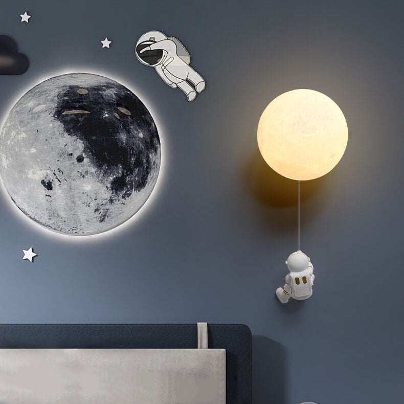 AstroLuxe Kreatives Astronaut Wandlampe | Eisen- und Harzdesign | Einzigartige Beleuchtung für Schlafzimmer | Stimmungslicht