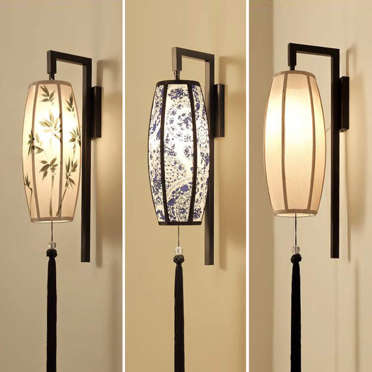 SinoGlow Wandlampe | Chinesisches Vintage-Design | Stofflaterne mit Quasten | 1-Licht