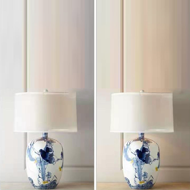 CeramaLuna Handbemalte Tischlampe | Traditioneller chinesischer Stil | Stoffschirm | Elegantes Design für Schlafzimmer