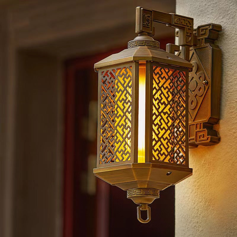 LumiHaven Außen-Wandleuchte im Pagodenstil | Wetterfestes Aluminium | Elegantes Licht für Garten & Terrasse