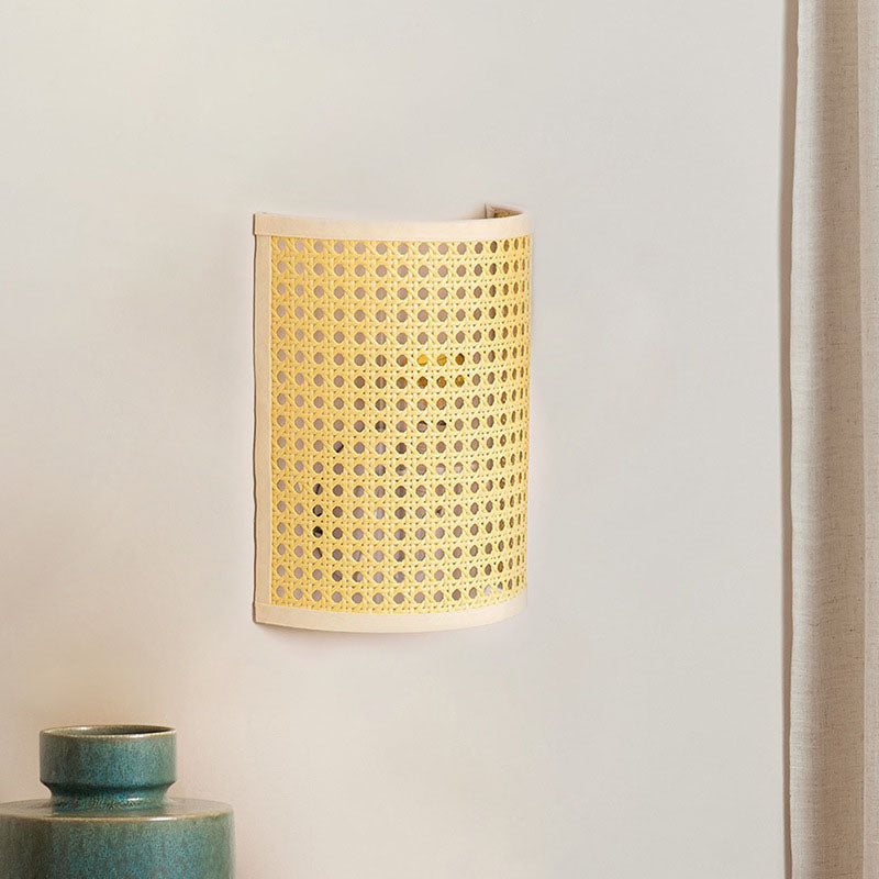 Rattanova Wandlampe | Traditionelles Japanisches Design | Halbzylinder | 1-flammig | Wohnzimmer-Beleuchtung