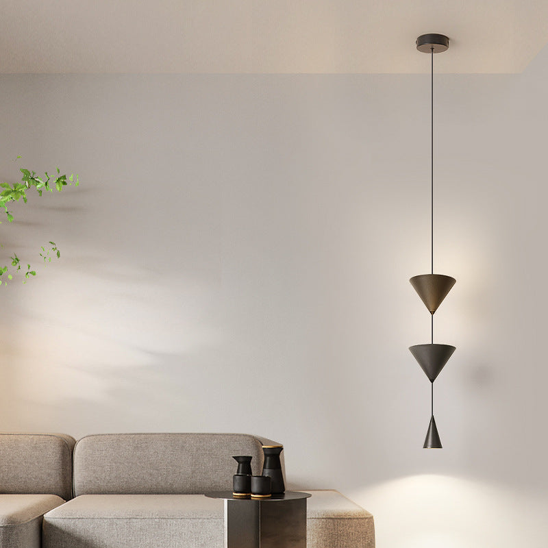 Conevia Minimalistische LED Pendelleuchte | Modernes Kegeldesign | Aluminium & Acryl | Stimmungsvolle Beleuchtung für Schlafzimmer