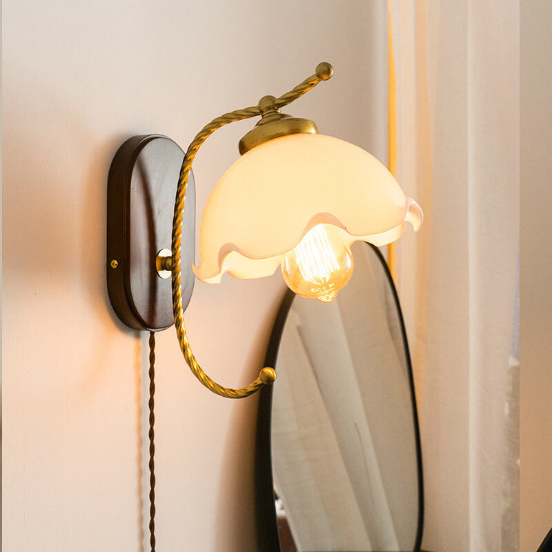 BelleLumière Französische Vintage Wandleuchte | Glas-Petals Design | Elegante Wandlampe | Deko & Beleuchtung