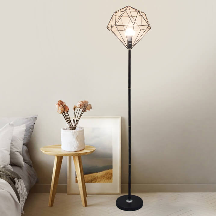 Diamoro Stehlampe | Modernes Hohldesign | Eisen in Diamantform | Stilvolle Beleuchtung für Arbeitszimmer