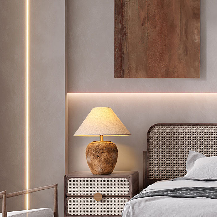 EleganceLite Shabby Chic Tischlampe | Stoffschirm | Keramikfuß | Ideal für Schlafzimmer