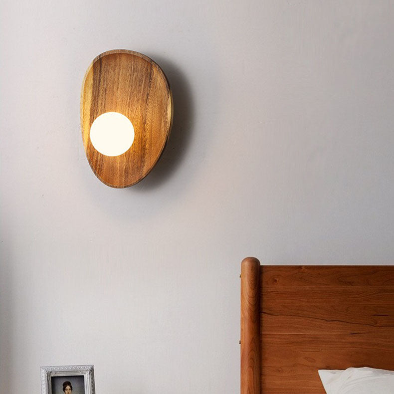 AuroraCraft Japanische LED-Wandleuchte mit Holz & Glas | Irreguläres Oval | Warmes Licht für Schlafzimmer & Wohnzimmer