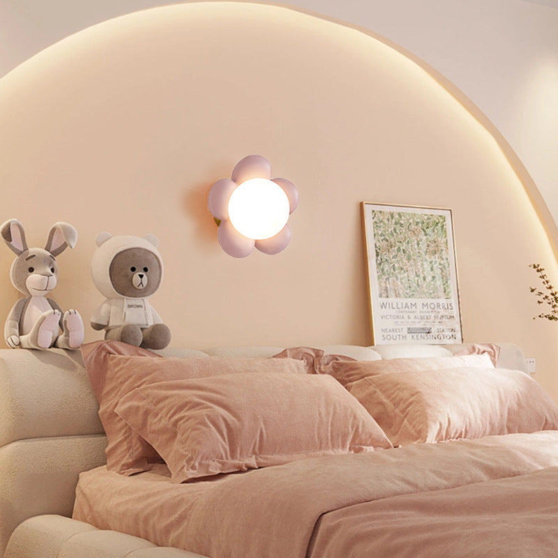 PetalCrest Wandlampe | Nordic Kreativ Design | Blütenform | Keramik & Holz | 1-Flammig