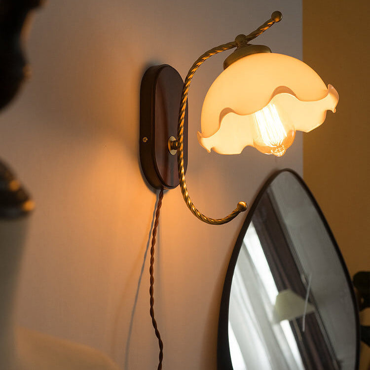 BelleLumière Französische Vintage Wandleuchte | Glas-Petals Design | Elegante Wandlampe | Deko & Beleuchtung