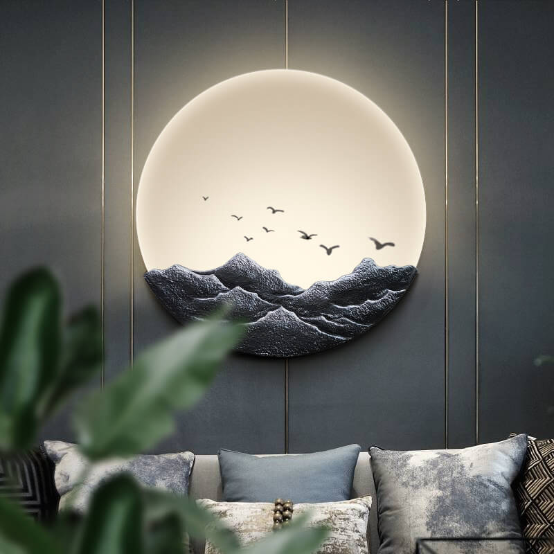 MountainGlow Chinesische Wandleuchte | 3D-Resin-Bergskulptur & Acryl | Runde LED-Lampe | Klassisches Design für Wohnzimmer & Flur