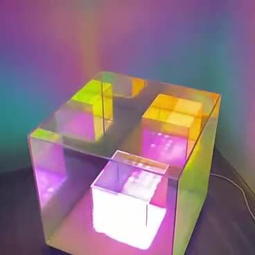CubeLumin RGB LED Tischlampe | Modernes Design | Rubik’s Cube Optik | Farbwechsel | Deko-Licht