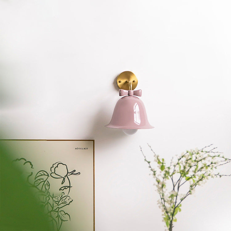 BelleFlare Französisches Design Wandlampe | Minimalistische Glockenform | Einzigartiges Dekor | Iron Wall Sconce