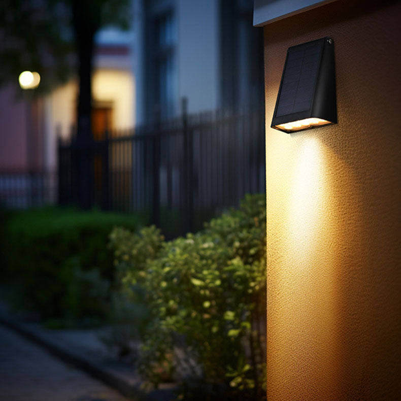 EcoGlint Rechteckige LED Wandlampe | Solarbetrieben | Minimalistisches Design für Garten und Terrasse