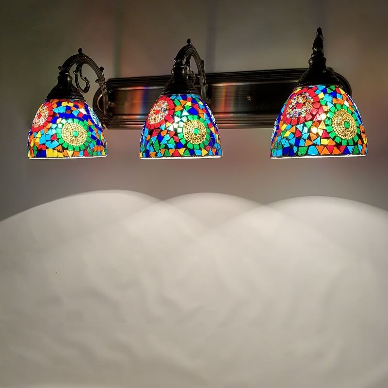 MediterraGlow Tiffany Glas 3-Licht Wandlampe | Mediterranes Design | Badezimmer Vanity Spiegelbeleuchtung | Vintage Stil