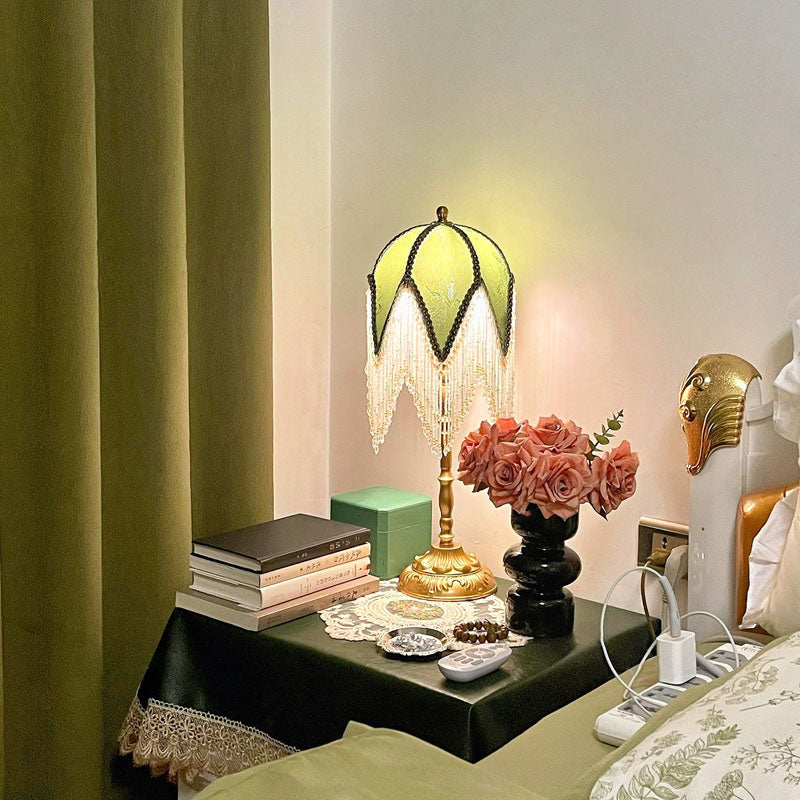 TasselLeaf Französische Tischlampe | Traditionelles Design | Stoffschirm & Eisen | Schlafzimmerlicht