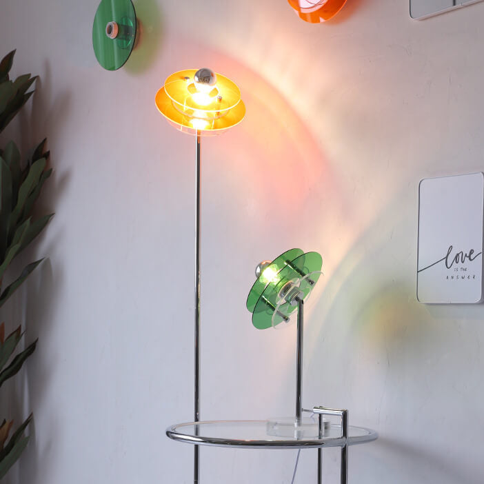 AstroVibe Moderne Acryl Tischlampe | Space-Saucer Design | Einzigartig | Stimmungsvolles Licht | Deko für Zuhause