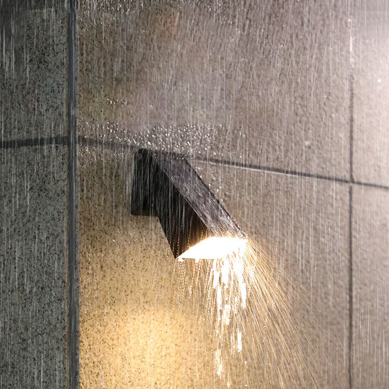 EcoGlint Rechteckige LED Wandlampe | Solarbetrieben | Minimalistisches Design für Garten und Terrasse