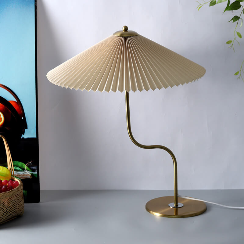 LumiCharm Retro Tischlampe Schirm Design | Faltenschirm | Dekorative Lampe | Stimmungslicht für Zuhause