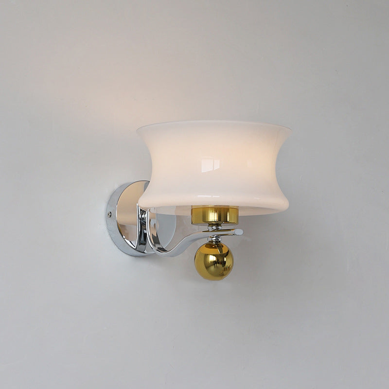 Scandura Wandleuchte | Skandinavisches Design | Glas & Eisen | Wellenförmiger Arm | Beleuchtung für Schlafzimmer