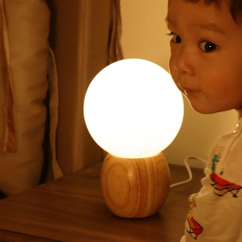 LuxeSphere Scandinavian Tischlampe | Holzsockel | Orb Glas-Design | Perfekt für Schlafzimmer & Wohnzimmer | Stimmungslicht