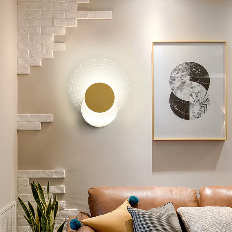 Luxoria Geo LED Wandleuchte | Goldenes Geometrisches Design | Acryl & Modern | Warmes Licht