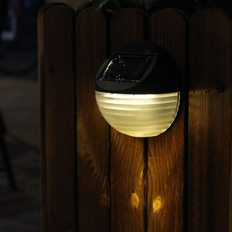 SolarArc LED Wandleuchte | Halbkreisdesign | Solarbetrieben | Außenlampe für Garten & Zaun | 6 LEDs