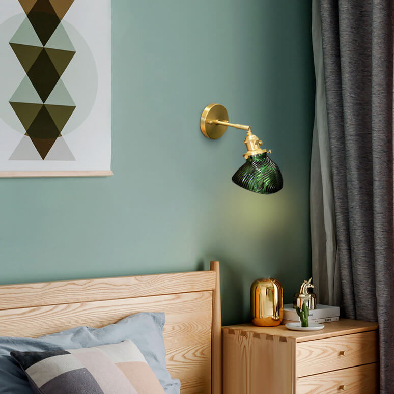 Emerlux Verdant Wandlampe | Vintage Design mit Smaragdgrünem Glas & Messingarm | Hochwertige Beleuchtung