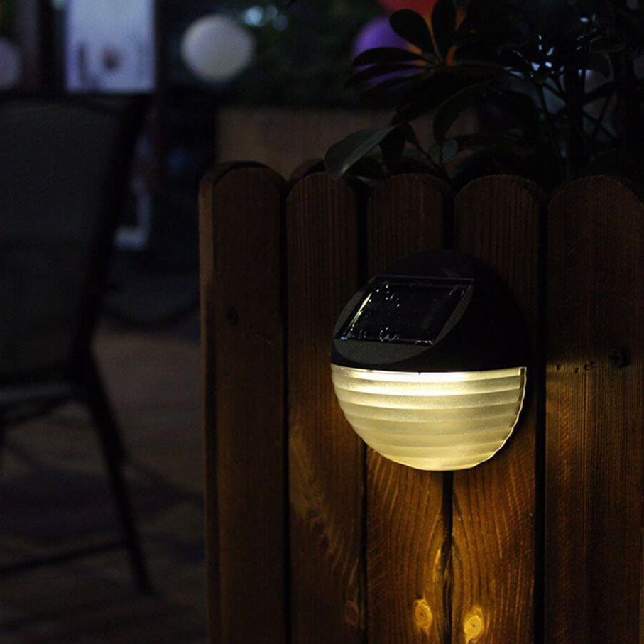 SolarArc LED Wandleuchte | Halbkreisdesign | Solarbetrieben | Außenlampe für Garten & Zaun | 6 LEDs