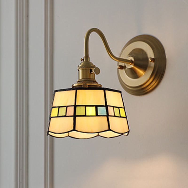 AuroraGlint Tiffany Kupfer Wandleuchte | Klassisches Design | Hochwertiges Glas | Ideal für Wohnzimmer