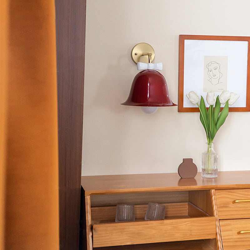 BelleFlare Französisches Design Wandlampe | Minimalistische Glockenform | Einzigartiges Dekor | Iron Wall Sconce