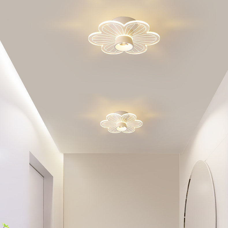 Bloomora Minimalistische LED-Deckenleuchte | Rosendesign | Runde Acryl-Lampe | Stimmungslicht für Wohnzimmer