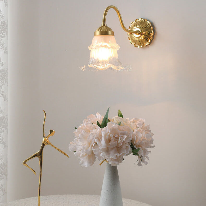 FleurCrest Französische Wandleuchte | Glasblüten-Design aus Kupfer | 1-flammig | Elegantes Licht für Wohnzimmer & Flur